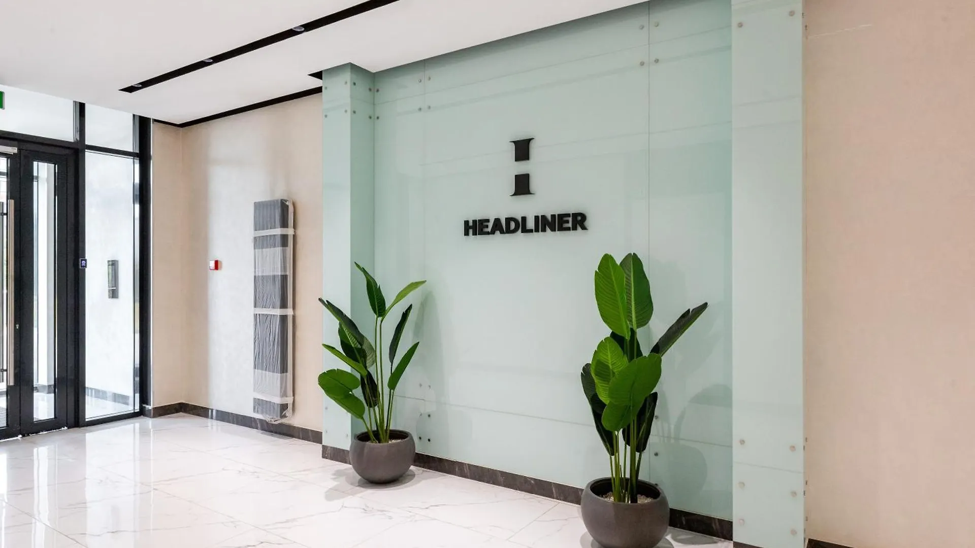 Headliner Apartments Near Khan Shatyr 아스타나 0*,  카자흐스탄