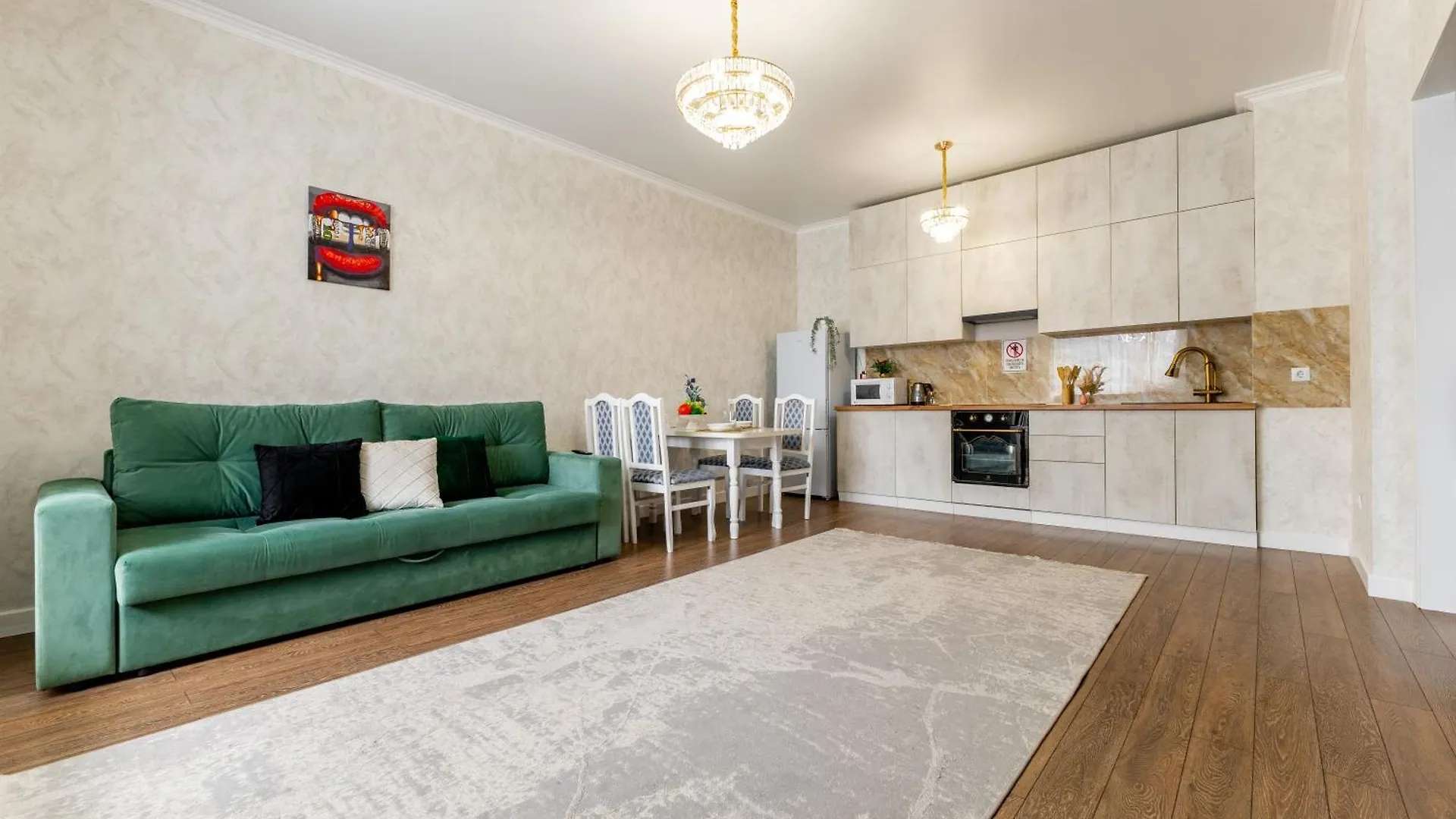 Headliner Apartments Near Khan Shatyr 아스타나